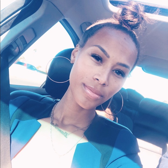 Meet your Posher, Bri - Picture 4 of 8